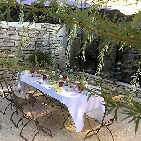 Des Auges לינה וארוחת בוקר