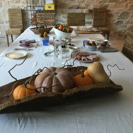 Oda ve Kahvaltı Des Auges